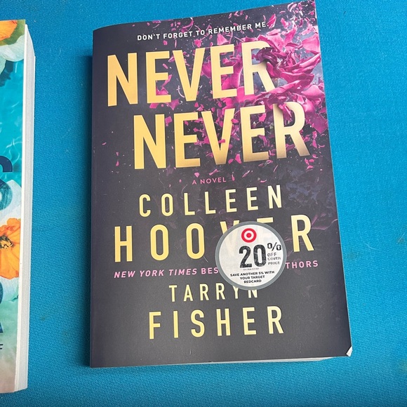 Colleen Hoover 9 Book Bundle - Picture 4 of 10